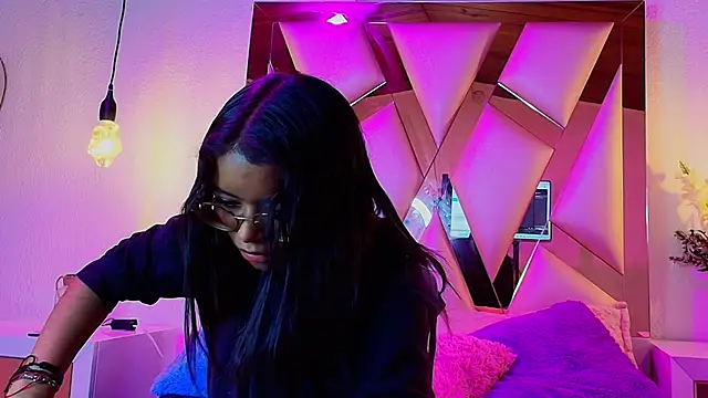 Snapshot of lilith_and_draven_nom chatting on 10-16-25, 10:55 lilith and draven nom online show from 10-16-25, 10:55