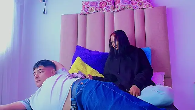 Snapshot of lilith_and_draven_nom chatting on 10-25-25, 02:02 lilith and draven nom online show from 10-25-25, 02:02