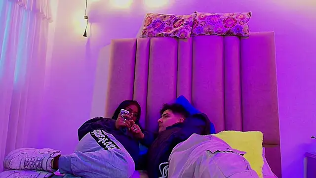 Snapshot of lilith_and_draven_nom chatting on 10-29-25, 10:22 lilith and draven nom online show from 10-29-25, 10:22