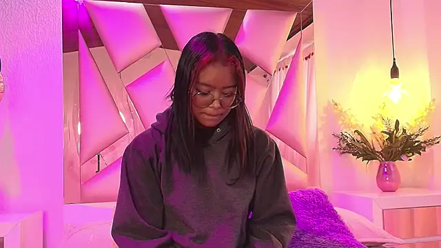 Snapshot of lilith_and_draven_nom chatting on 11-14-25, 09:46 lilith and draven nom online show from 11-14-25, 09:46