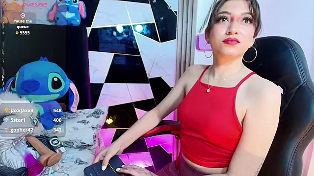 sophia arevalo online show from 11-16-25, 03:23