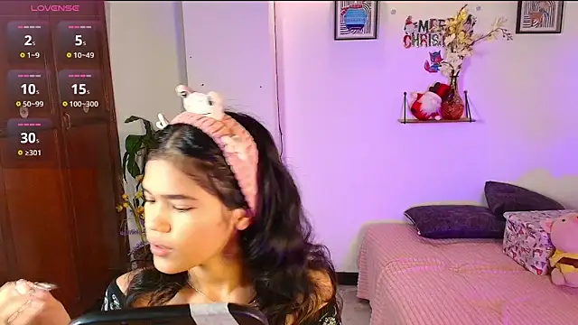 emycarver09 online show from 11-24-25, 11:43