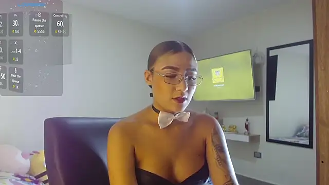 Emmili Saenz online show from 09-18-25, 09:39