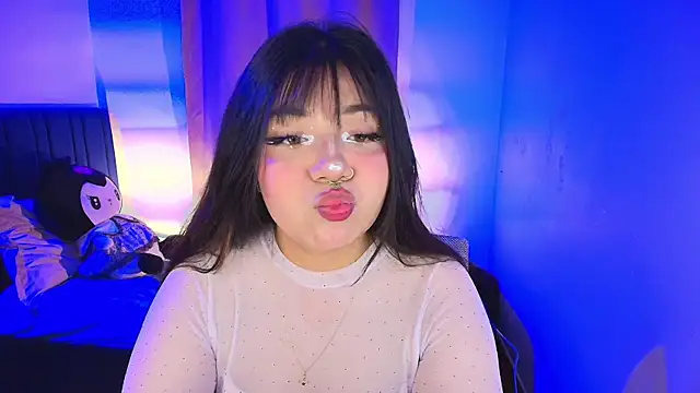 Snapshot of annie-russel chatting on 09-23-25, 11:52 annie-russel online show from 09-23-25, 11:52