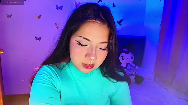 Snapshot of annie-russel chatting on 11-29-25, 07:11 annie-russel online show from 11-29-25, 07:11