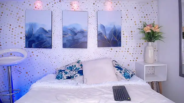 Emily Vaughan online show from 11-12-25, 03:29