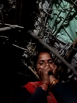 Snapshot of Sapna_cutt chatting on 10-23-25, 04:39 Sapna cutt online show from 10-23-25, 04:39