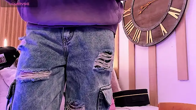 ArianaSantana online show from 01-13-26, 01:05