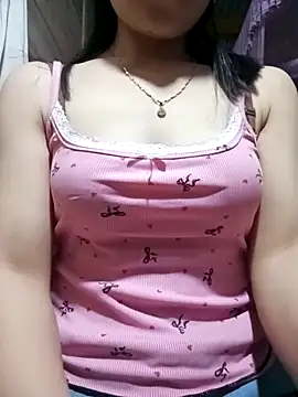 Snapshot of LucyyLy chatting on 03-04-26, 01:17 LucyyLy online show from 03-04-26, 01:17