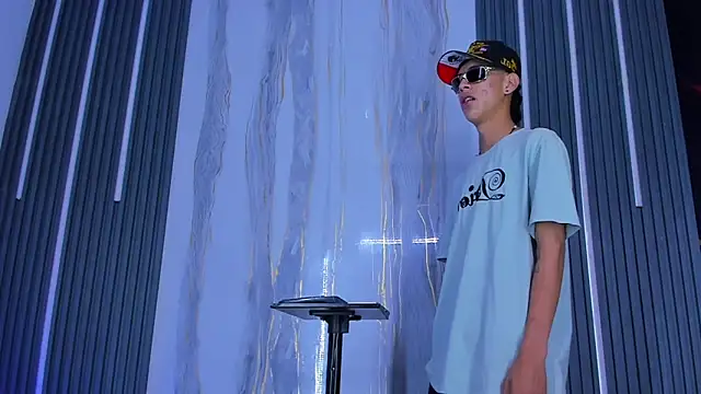 Snapshot of Dante_Brown1_ chatting on 10-09-25, 09:02 Dante Brown1 online show from 10-09-25, 09:02