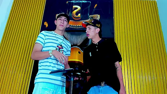 Snapshot of Dante_Brown1_ chatting on 10-17-25, 08:44 Dante Brown1 online show from 10-17-25, 08:44