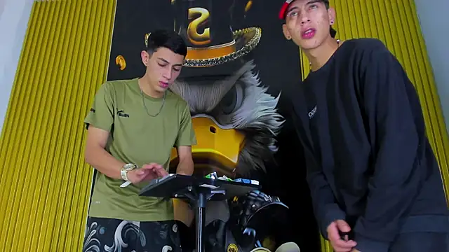 Snapshot of Dante_Brown1_ chatting on 10-23-25, 08:51 Dante Brown1 online show from 10-23-25, 08:51