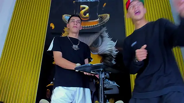 Snapshot of Dante_Brown1_ chatting on 10-27-25, 08:24 Dante Brown1 online show from 10-27-25, 08:24