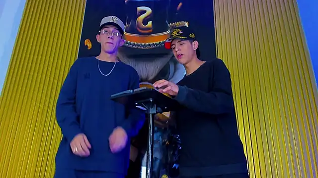 Snapshot of Dante_Brown1_ chatting on 11-10-25, 09:47 Dante Brown1 online show from 11-10-25, 09:47