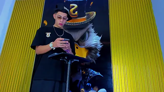 Snapshot of Dante_Brown1_ chatting on 11-13-25, 09:03 Dante Brown1 online show from 11-13-25, 09:03