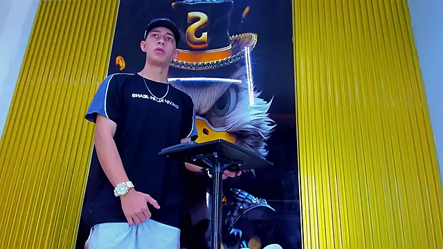 Snapshot of Dante_Brown1_ chatting on 11-19-25, 08:42 Dante Brown1 online show from 11-19-25, 08:42