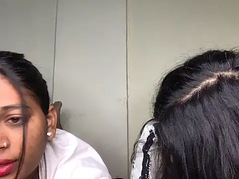 HoleyCoupon online show from 01-10-26, 03:03