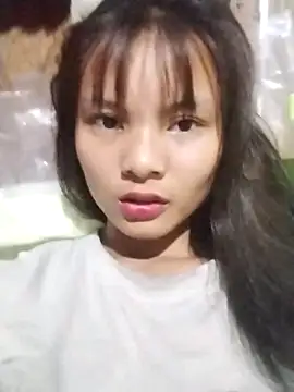 Snapshot of Senh_xxx chatting on 10-08-25, 10:35 Senh xxx online show from 10-08-25, 10:35
