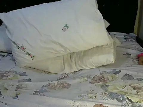 Snapshot of KANANELOPOSH chatting on 10-16-25, 09:54 KANANELOPOSH online show from 10-16-25, 09:54