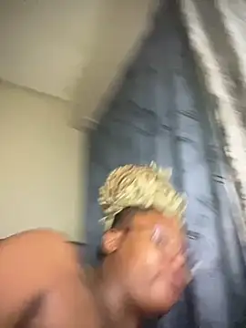 Snapshot of houseforsex chatting on 10-17-25, 10:12 houseforsex online show from 10-17-25, 10:12