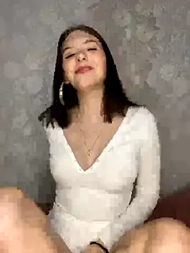 Snapshot of MiaMrazz chatting on 11-18-25, 06:34 MiaMrazz online show from 11-18-25, 06:34