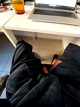 Snapshot of hpp66 chatting on 10-05-25, 06:56 hpp66 online show from 10-05-25, 06:56