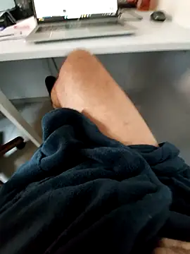 Snapshot of hpp66 chatting on 10-06-25, 04:04 hpp66 online show from 10-06-25, 04:04