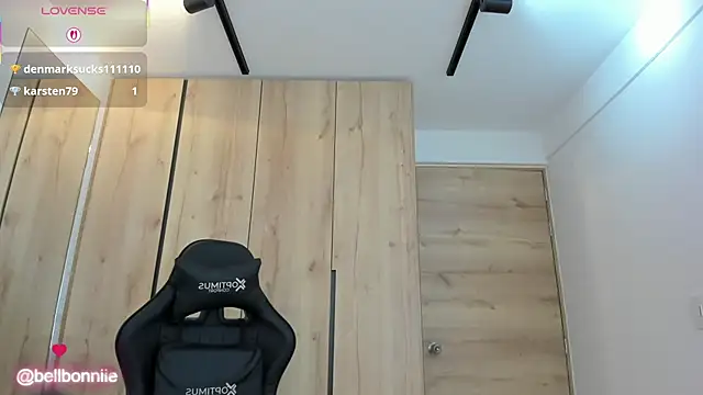 Snapshot of belllbonniie chatting on 10-10-25, 08:08 belllbonniie online show from 10-10-25, 08:08