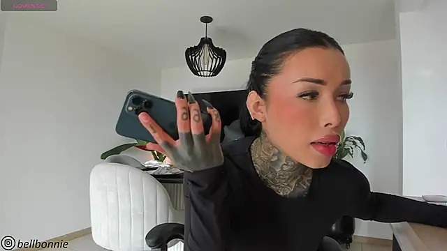 Snapshot of belllbonniie chatting on 11-19-25, 08:31 belllbonniie online show from 11-19-25, 08:31