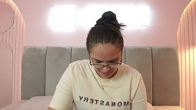 Tayler Kim online show from 01-31-26, 08:07