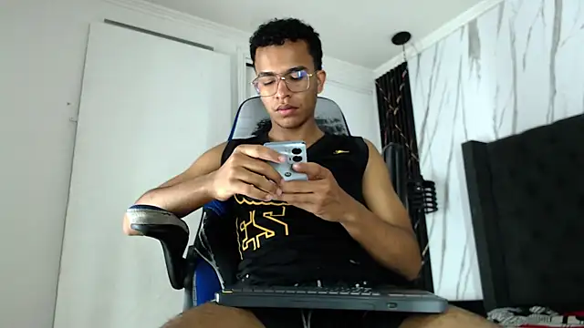 aston xvera online show from 11-15-25, 03:48