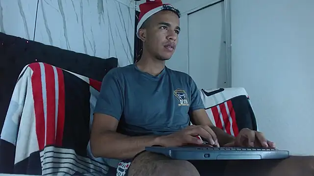 aston xvera online show from 12-22-25, 12:24