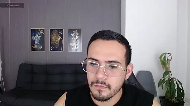 Arontrey21 online show from 09-14-25, 07:24