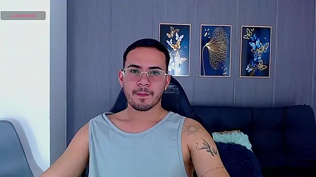 Arontrey21 online show from 09-19-25, 07:36