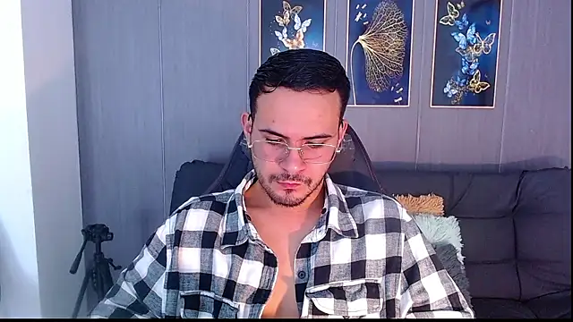Arontrey21 online show from 09-23-25, 07:17