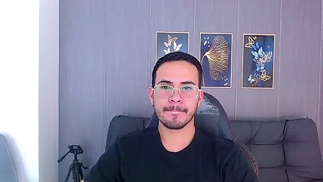Arontrey21 online show from 09-26-25, 07:29