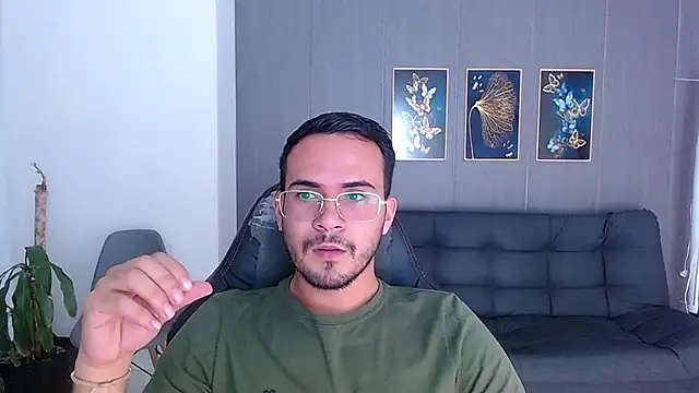 Arontrey21 online show from 09-27-25, 07:08