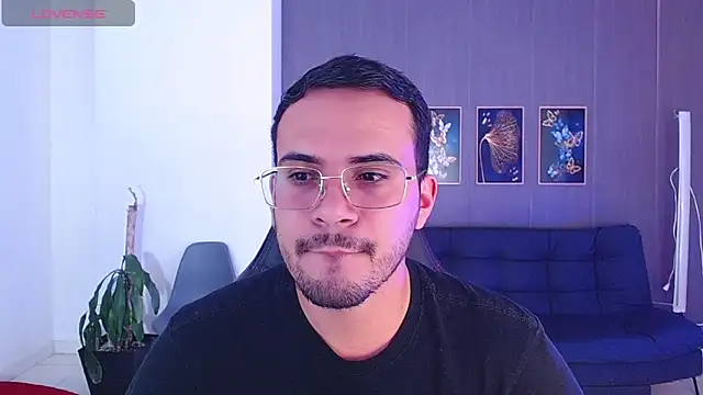 Arontrey21 online show from 10-01-25, 07:42
