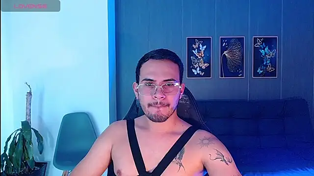Arontrey21 online show from 10-02-25, 07:43