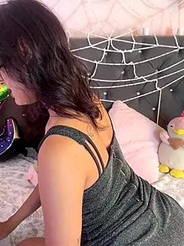 Snapshot of Im_Lyan chatting on 10-24-25, 04:14 Im Lyan online show from 10-24-25, 04:14