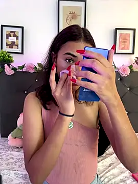 Snapshot of Im_Lyan chatting on 11-19-25, 03:01 Im Lyan online show from 11-19-25, 03:01