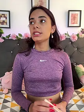 Snapshot of Im_Lyan chatting on 11-20-25, 03:12 Im Lyan online show from 11-20-25, 03:12