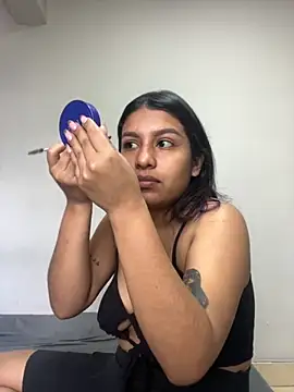  Chloe Smith online show from 10-21-25, 03:35