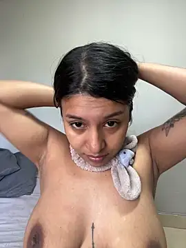 Snapshot of _Chloe_Smith chatting on 12-17-25, 02:45 Chloe Smith online show from 12-17-25, 02:45