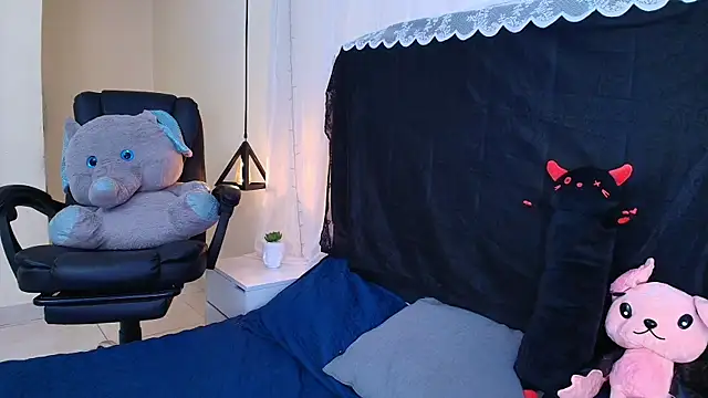 Snapshot of IvyBelle_ chatting on 02-24-26, 11:30 IvyBelle online show from 02-24-26, 11:30