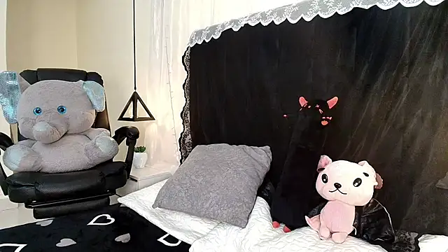 Snapshot of IvyBelle_ chatting on 03-20-26, 11:26 IvyBelle online show from 03-20-26, 11:26