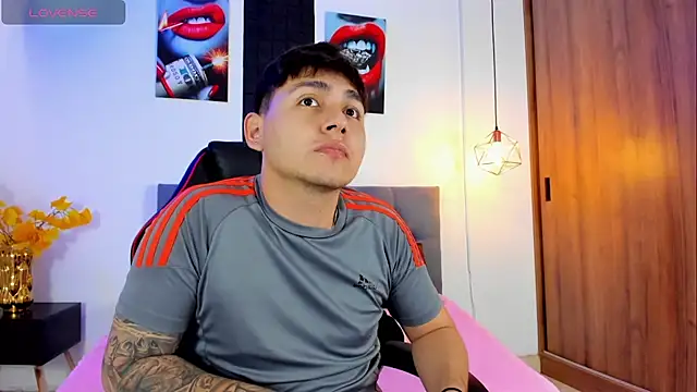 Nicolas James Sc online show from 09-13-25, 01:33