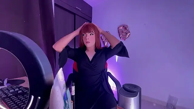 Snapshot of regina_mills_milk chatting on 11-24-25, 01:33 regina mills milk online show from 11-24-25, 01:33