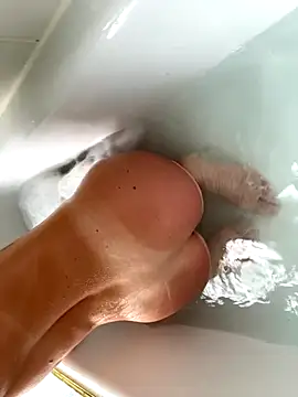 Petitbiscuit2B0 online show from 10-29-25, 11:12