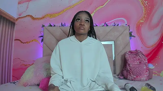 Taylor oriana  online show from 11-06-25, 11:00